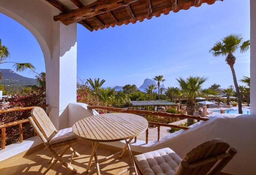 غرفة قياسية مطلّة علي البحر مزوَّدة بشُرفة, Petunia Ibiza, A Beaumier