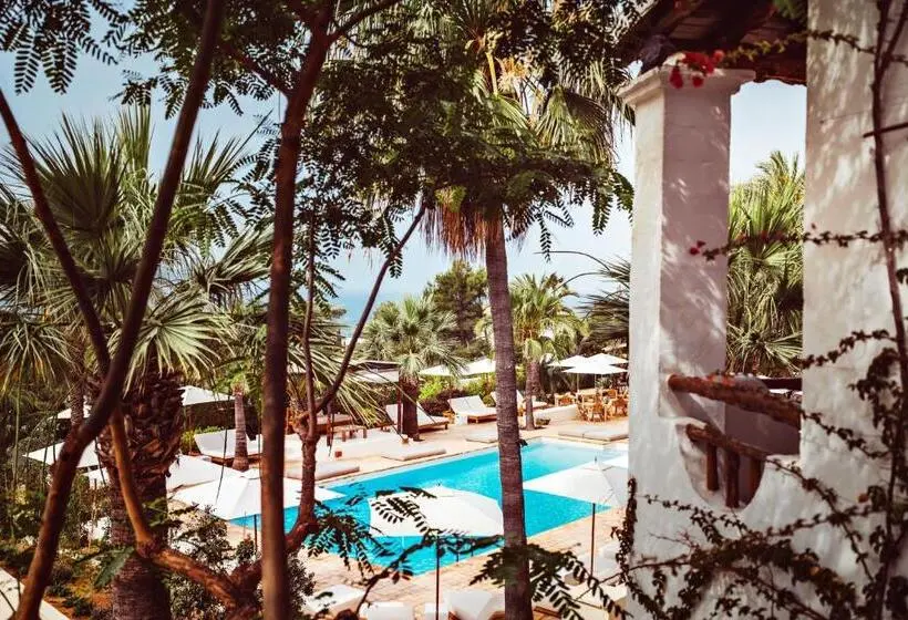 オーシャンビュースタンダードルームバルコニー付き, Petunia Ibiza, A Beaumier