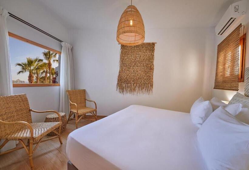 Полулюкс Нижний Этаж, Petunia Ibiza, A Beaumier