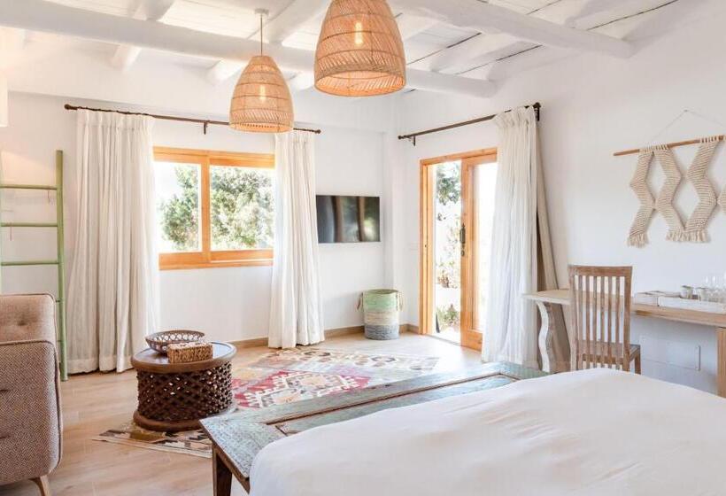 جناح جونيور بالطابق الأرضى, Petunia Ibiza, A Beaumier