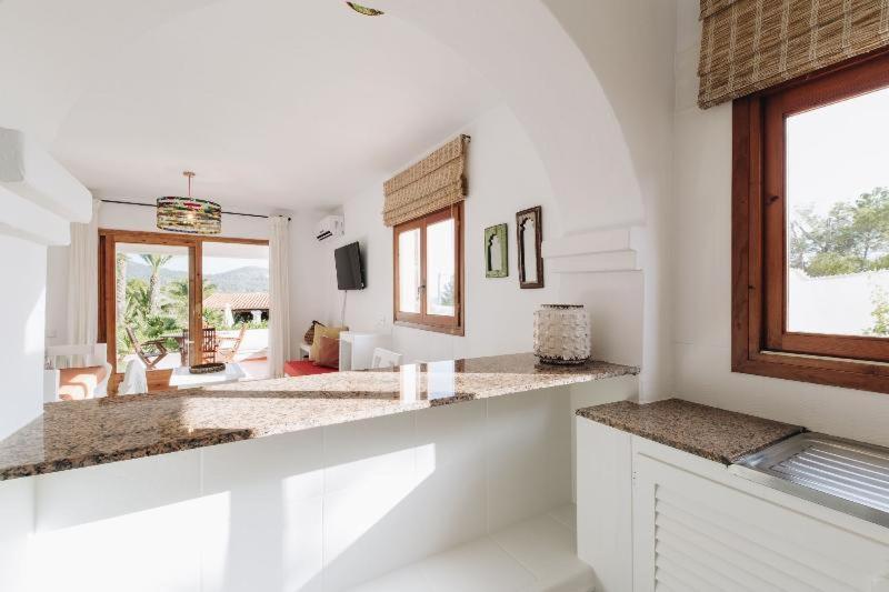 غرفة قياسية, Petunia Ibiza, A Beaumier