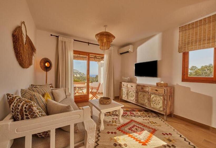 جناح مطلّ علي البحر, Petunia Ibiza, A Beaumier