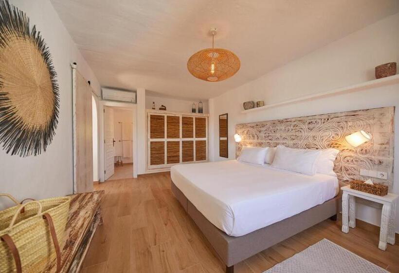 Люкс Вид на Море, Petunia Ibiza, A Beaumier