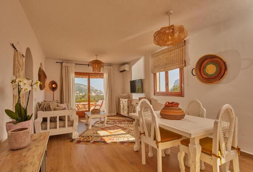 جناح مطلّ علي البحر, Petunia Ibiza, A Beaumier