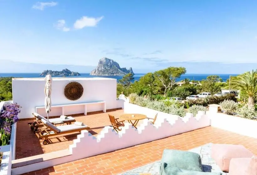 オーシャンビューデラックススイート, Petunia Ibiza, A Beaumier