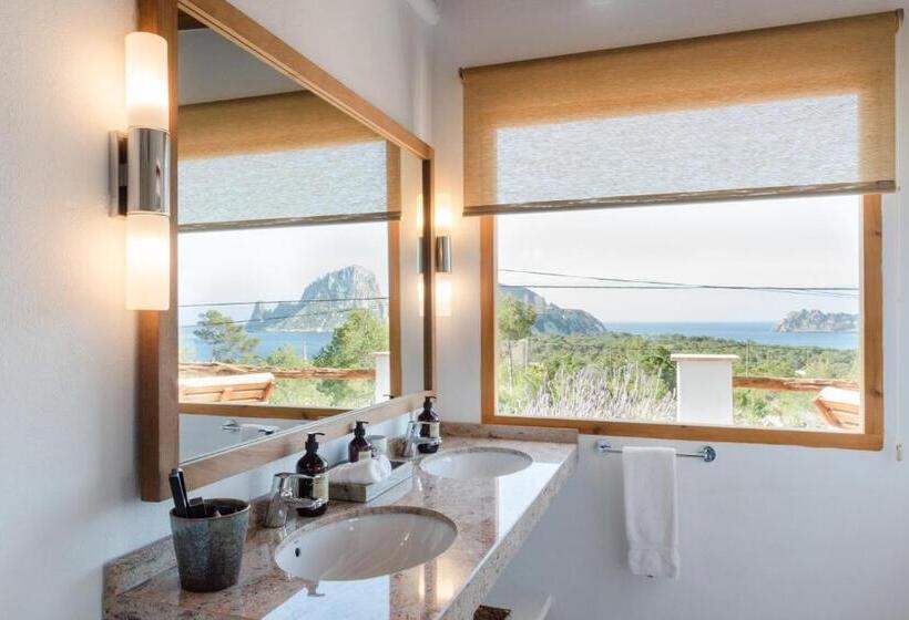 جناح ديلوكس مطل على البحر, Petunia Ibiza, A Beaumier