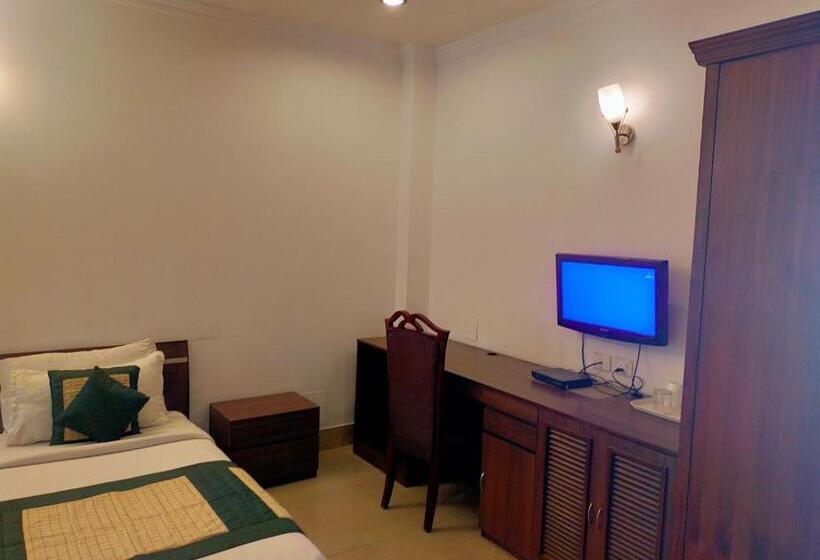 חדר דלוקס, Amisa Golf Course Road Mg Road