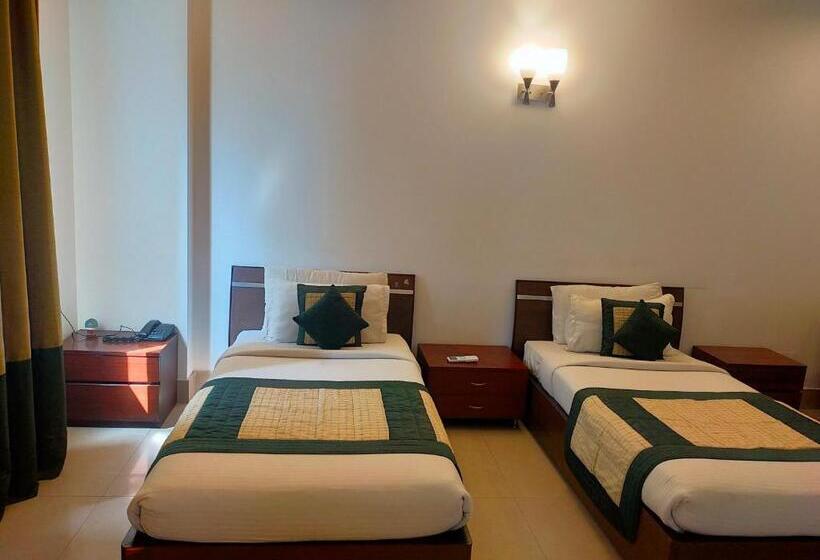 חדר דלוקס, Amisa Golf Course Road Mg Road