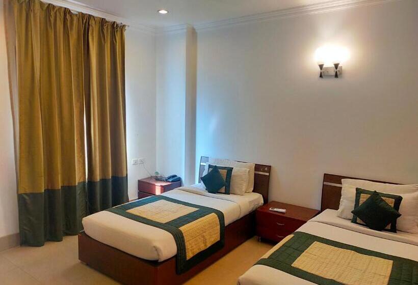 חדר דלוקס, Amisa Golf Course Road Mg Road