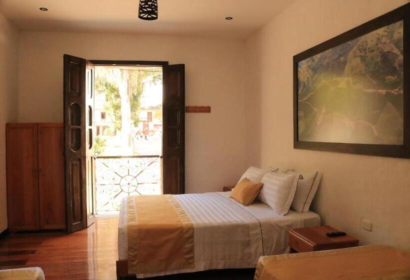 جناح مزوَّد بشرفة, Boutique La Leyenda 1860