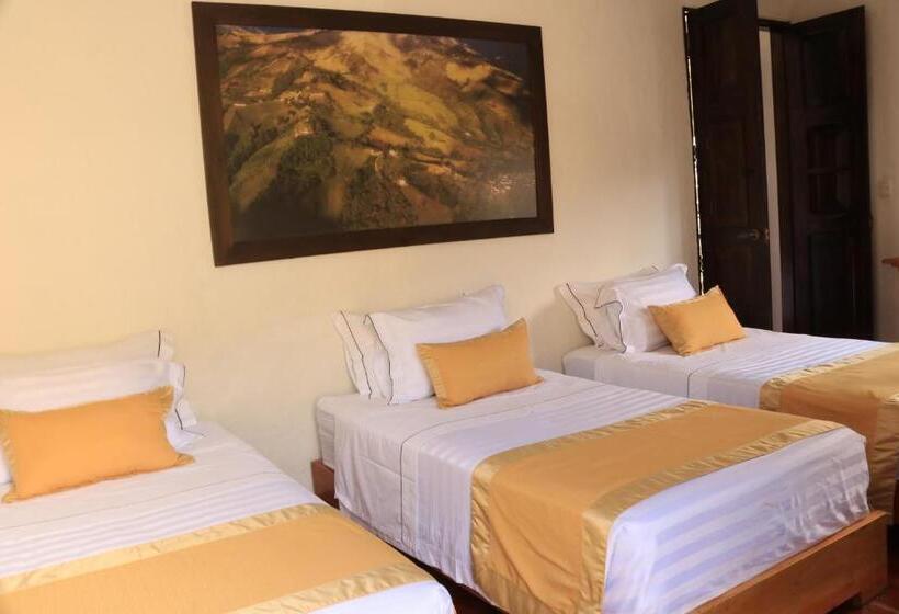 غرفة عائلية, Boutique La Leyenda 1860