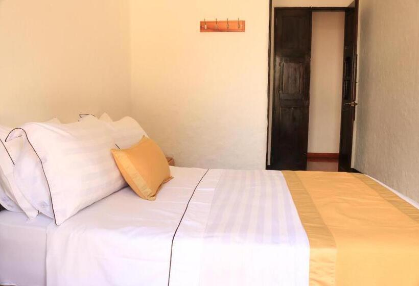 غرفة عائلية, Boutique La Leyenda 1860