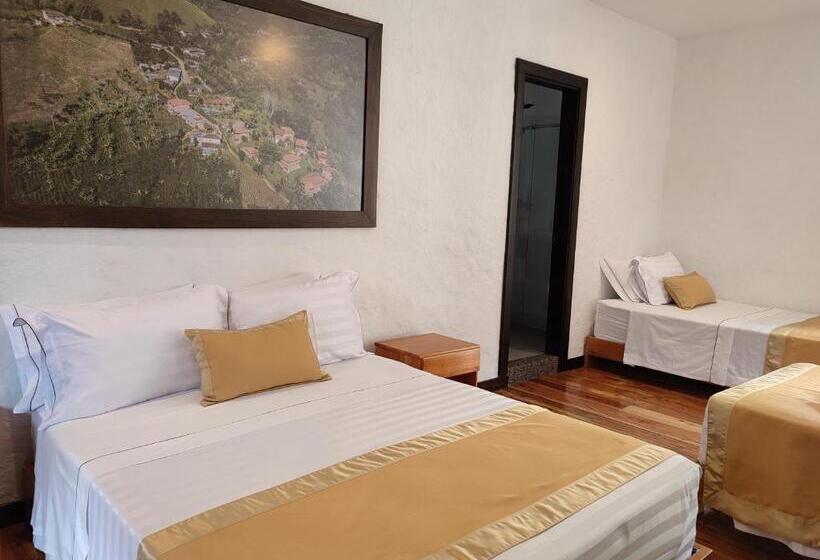 غرفة قياسية ثلاثية مزودة بشرفة, Boutique La Leyenda 1860