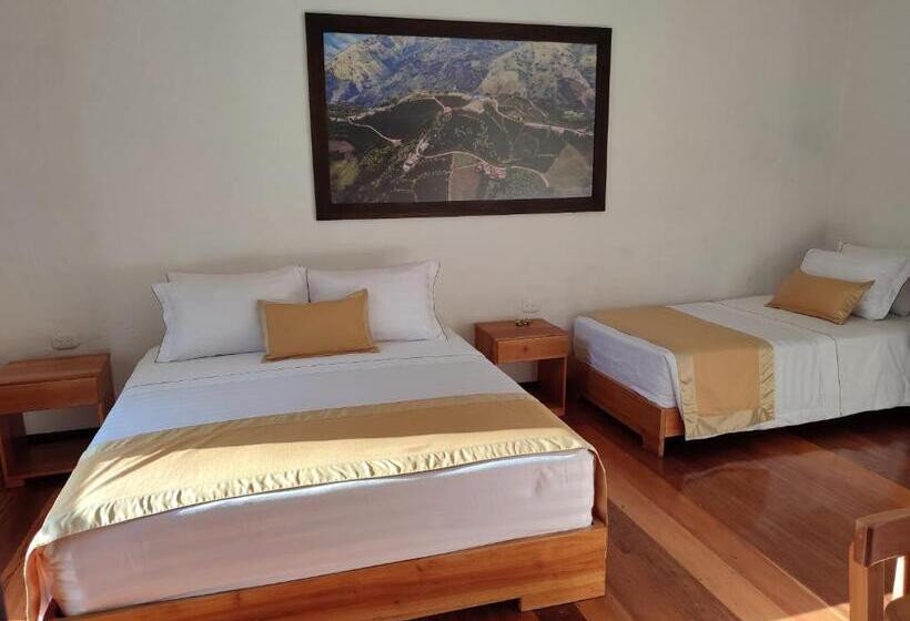 غرفة قياسية ثلاثية, Boutique La Leyenda 1860