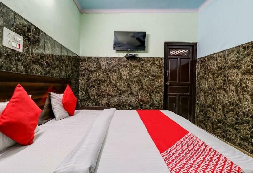 غرفة كلاسيكية ثلاثية, Oyo 84929 Omax Guest House