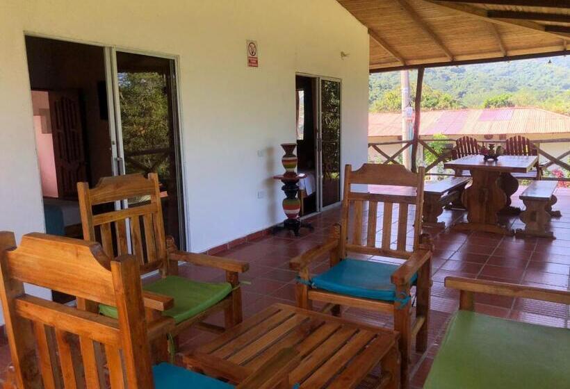 اتاق خانوادگی, Zakú