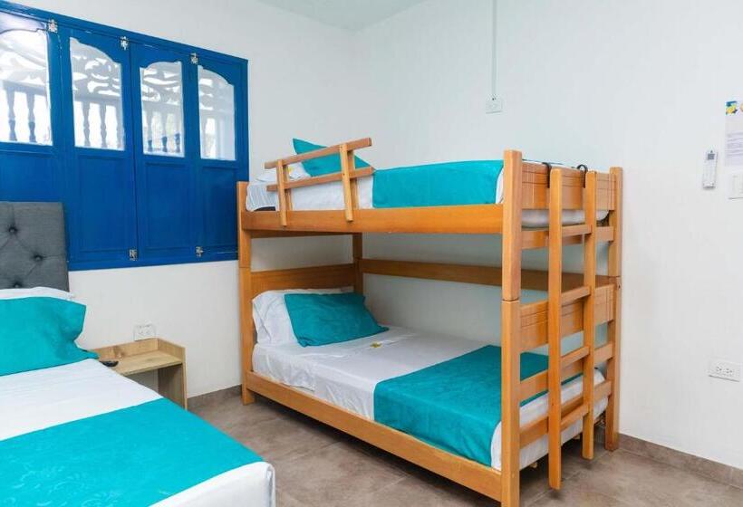 Четырехместный Номер Стандарт, Casa Flor Hostel & Drinks