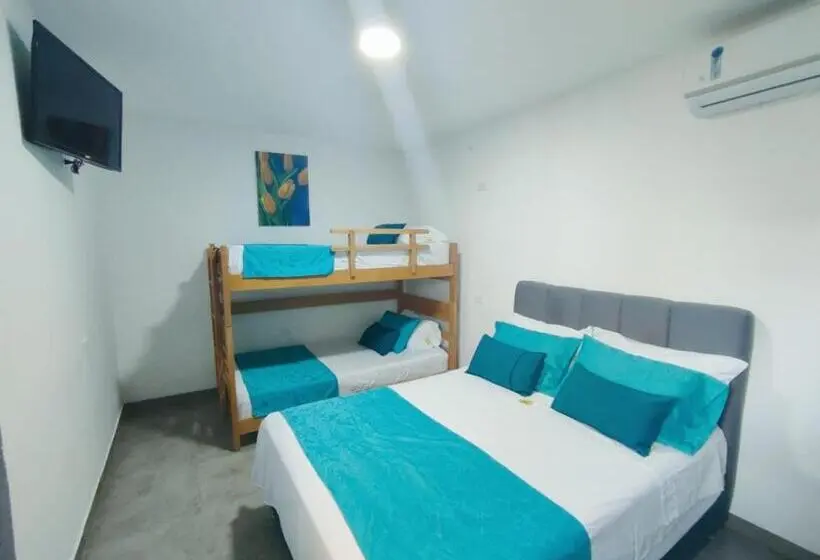 バスルーム共同エコノミー4人部屋, Casa Flor Hostel & Drinks