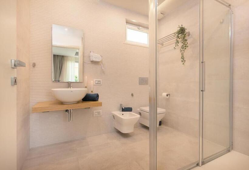 اتاق استاندارد چهار تخته, Télos Rooms