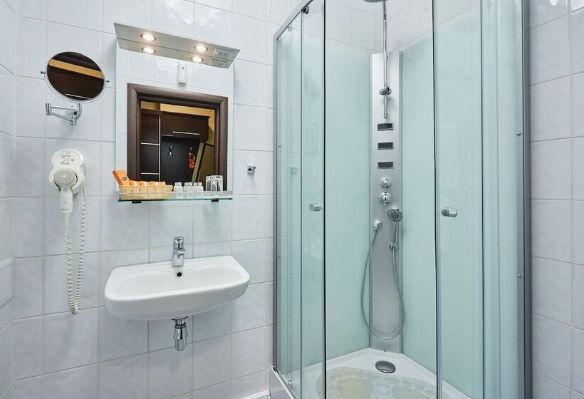 اتاق استاندارد, Art