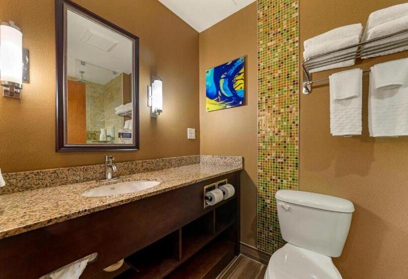 מיטת קינג בסוויטה, Best Western Plus Miami Executive Airport Hotel And Suites