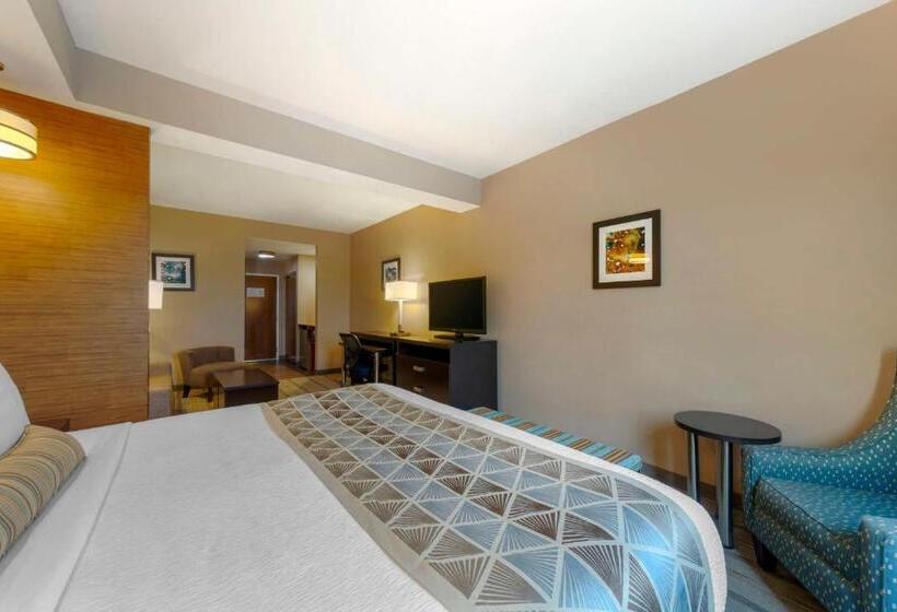 מיטת קינג בסוויטה, Best Western Plus Miami Executive Airport Hotel And Suites