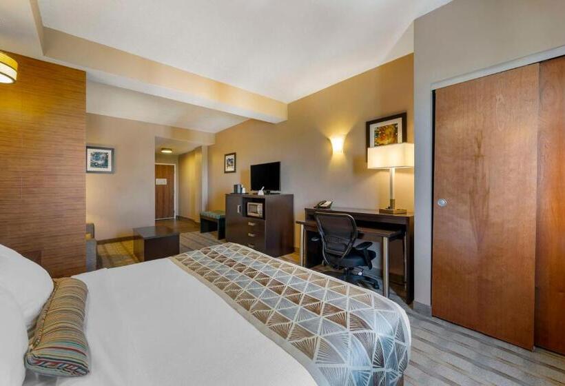 מיטת קינג בסוויטה, Best Western Plus Miami Executive Airport Hotel And Suites