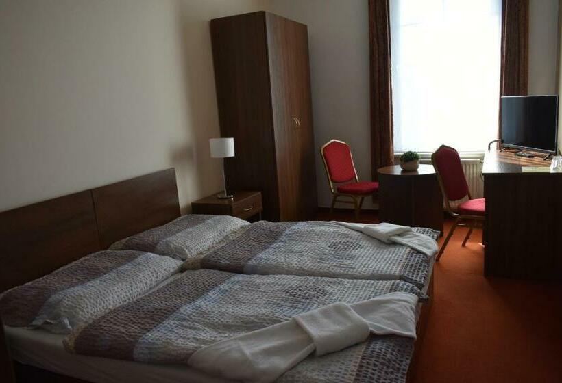 StandaardKamer, černý Orel žatec