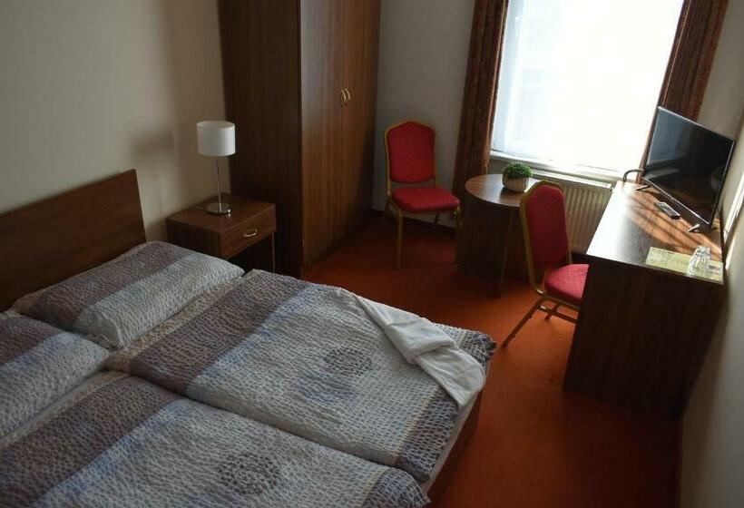 StandaardKamer, černý Orel žatec