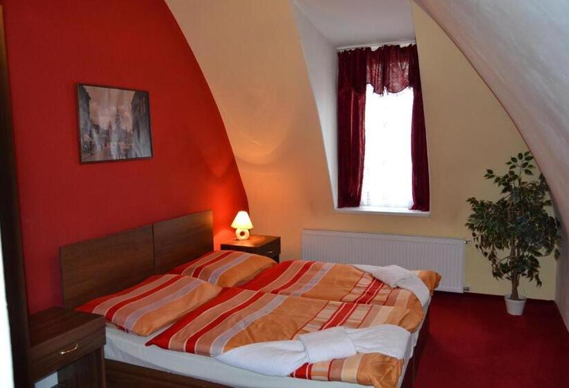 Comfort Kamer, černý Orel žatec