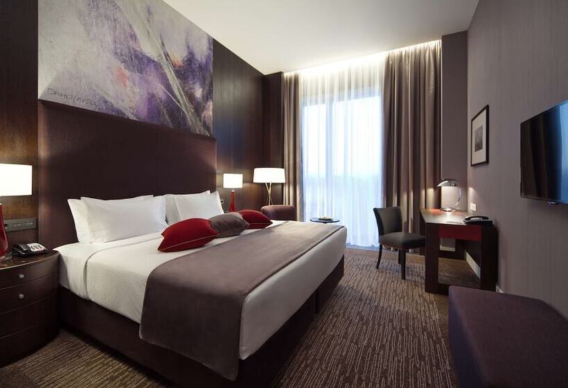 Номер Стандарт Двуспальная Кровать, Doubletree By Hilton Hotel Moscow Marina