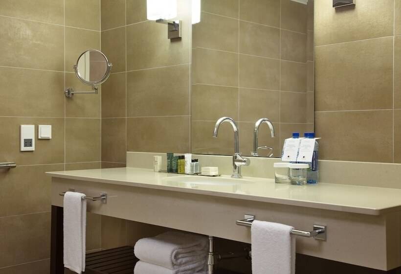 Номер Executive, Doubletree By Hilton Hotel Moscow Marina