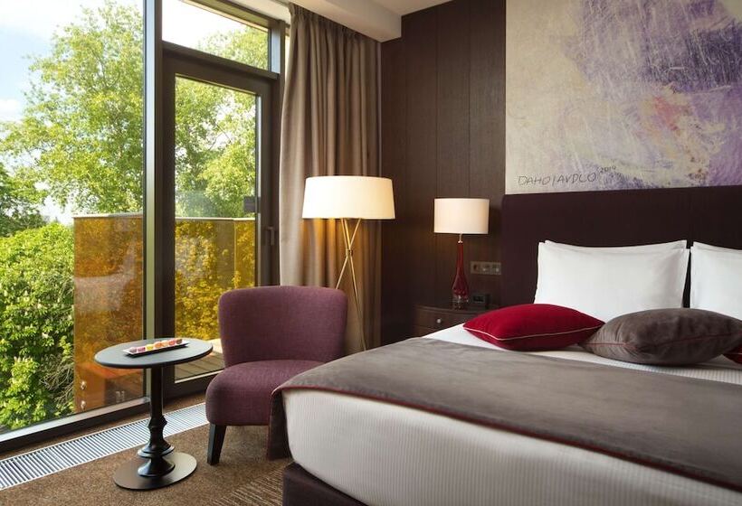 Номер Стандарт Двуспальная Кровать, Doubletree By Hilton Hotel Moscow Marina