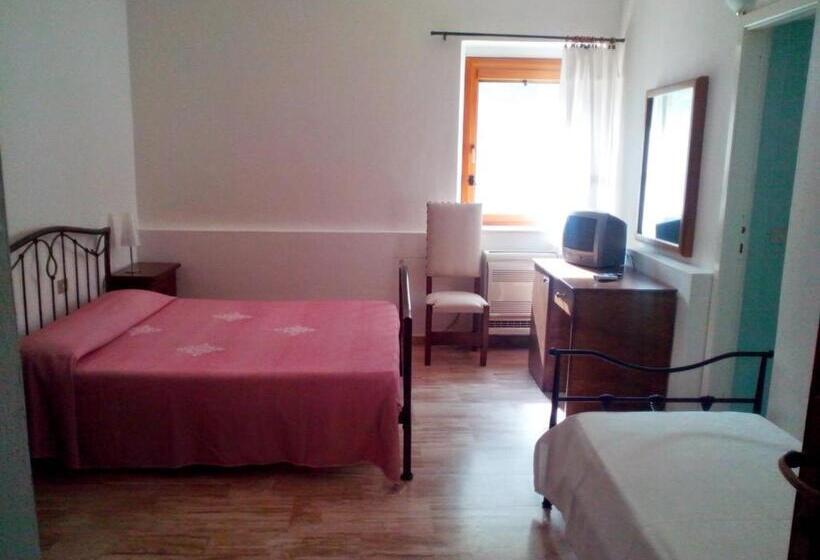 غرفة قياسية ثلاثية, Villa Campana