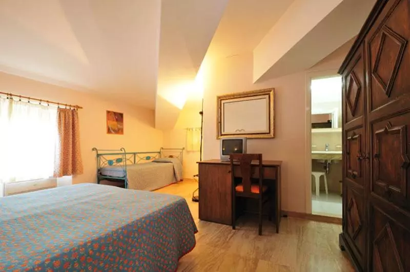 Standard Quadruple Room Garden View