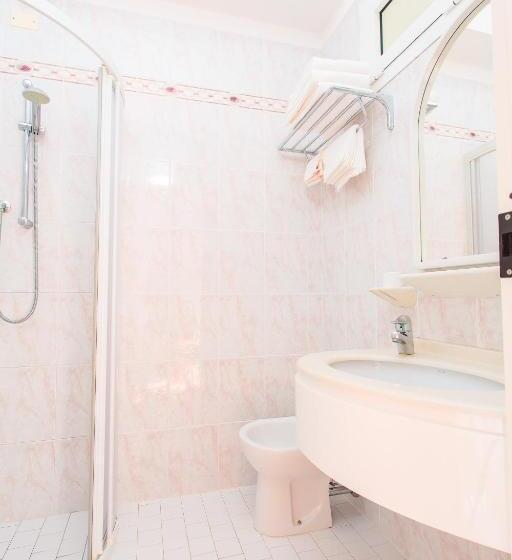 컴포트 룸, Garden