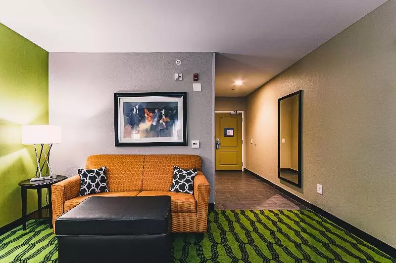 キングサイズベッドのスタンダードルーム, Hampton Inn Niagara Falls/blvd