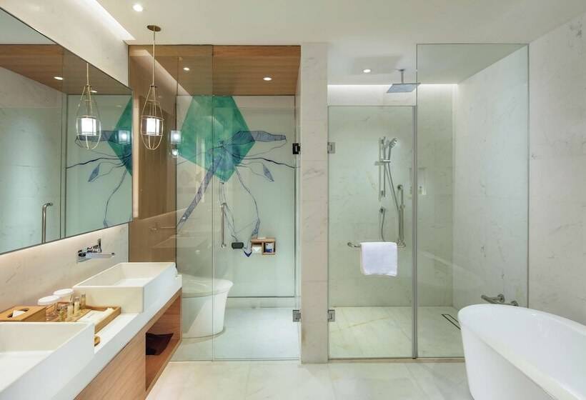 디럭스 스위트, Hilton Garden Inn Shanghai Hongqiao Necc