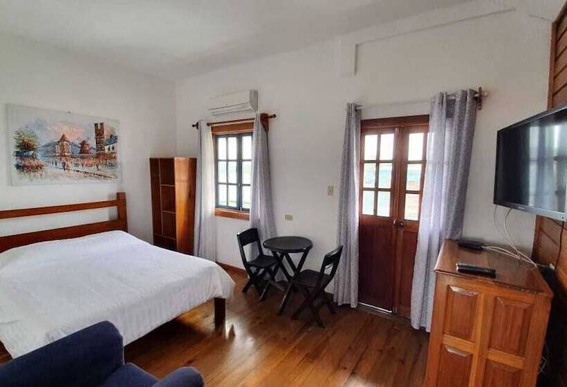 سوییت با چشمانداز دریا, Olas