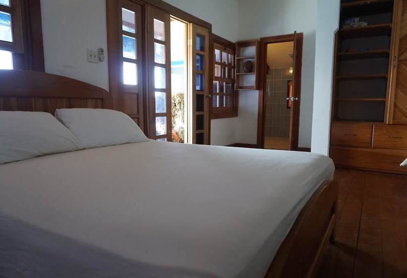 سوییت با چشمانداز دریا, Olas