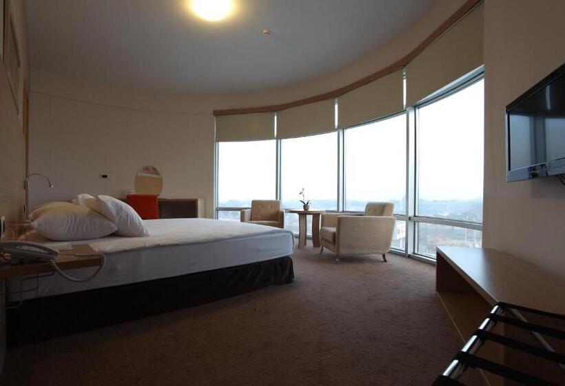 غرفة قياسية, Orucoglu Oreko