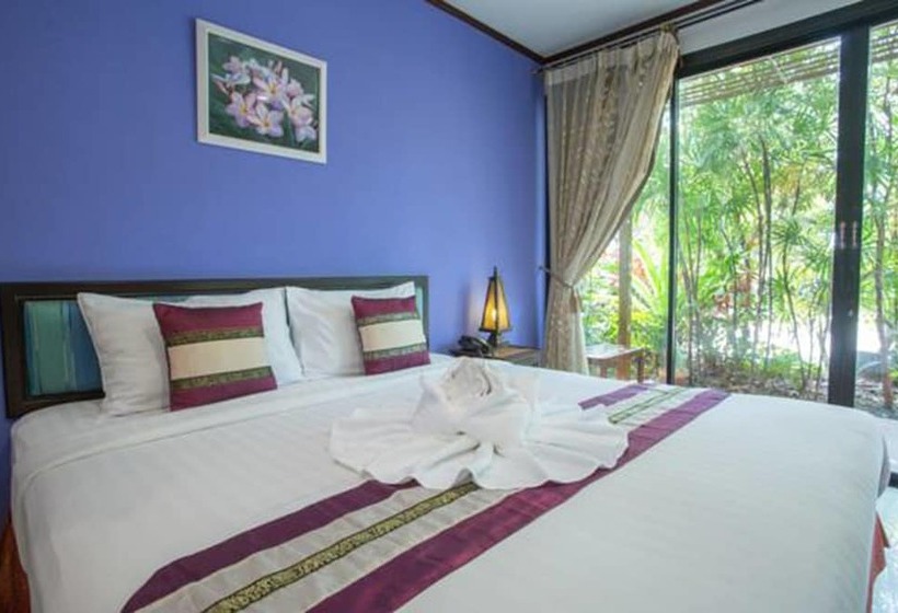بانگلوی سوپریور, Ploykhumthong Boutique Resort