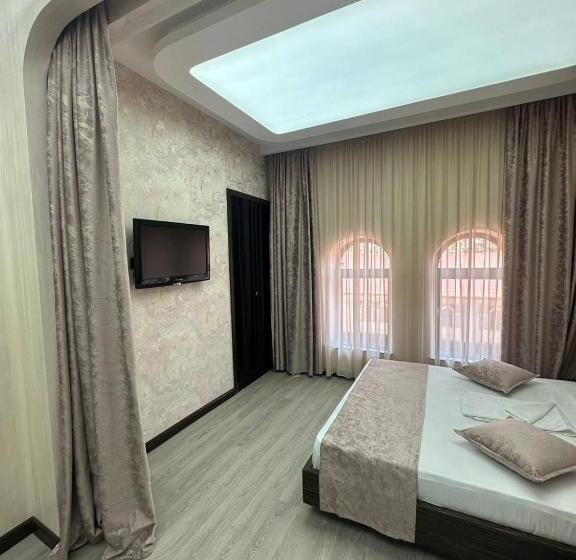 주니어 스위트, Roma & Tours