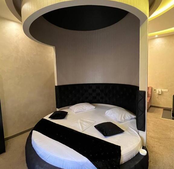 스위트, Roma & Tours