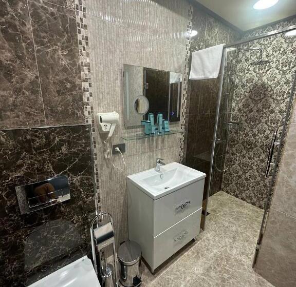 프레지덴셜 스위트, Roma & Tours