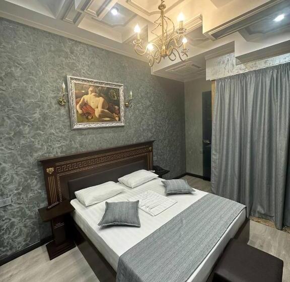 프레지덴셜 스위트, Roma & Tours