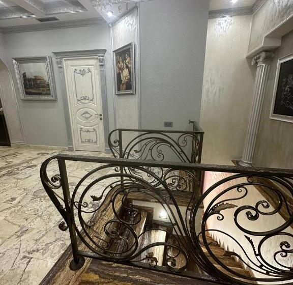 프레지덴셜 스위트, Roma & Tours