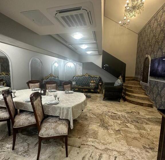 프레지덴셜 스위트, Roma & Tours