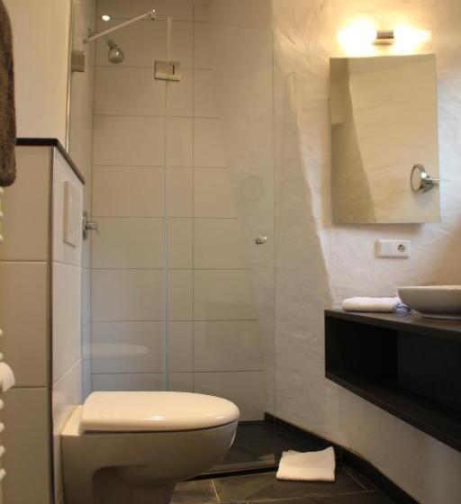 غرفة قياسية ثلاثية, Spitze Warte