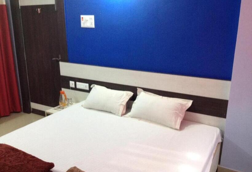 اتاق لوکس, Viraat Inn